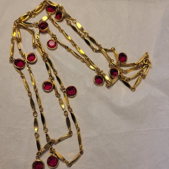 Beautiful Vintage Red and Gold Tone Necklace with red Cabochons - Picture 1 of 4